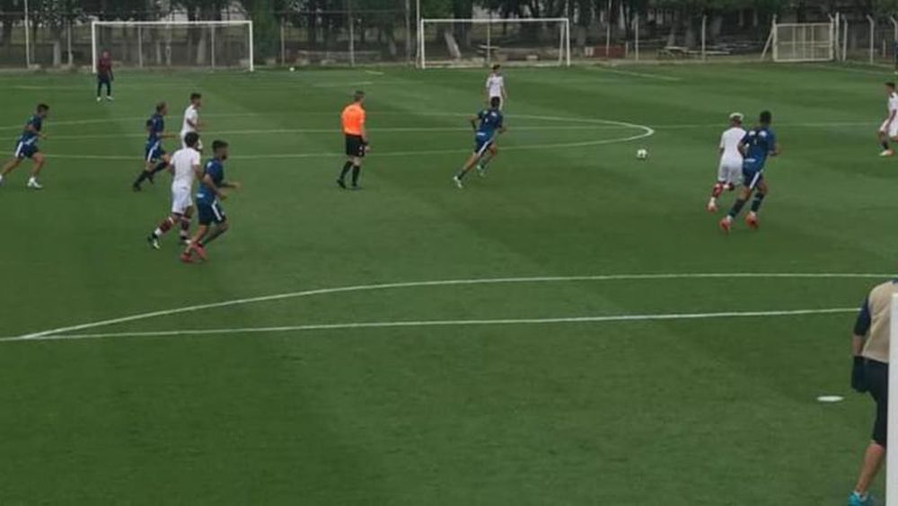El Azul venció a la Reserva de Lanús en el Polideportivo Granate.