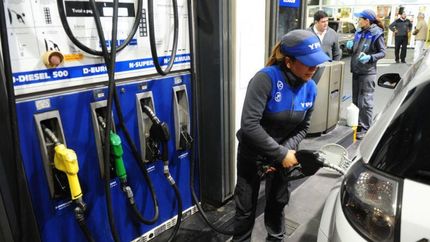 El aumento de la nafta afecta al 46,5% de los hogares argentinos. El aumento de la nafta afecta al 46,5% de los hogares argentinos.