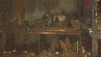El fuego arrasó con techos, paredes y el mobiliario del lugar.