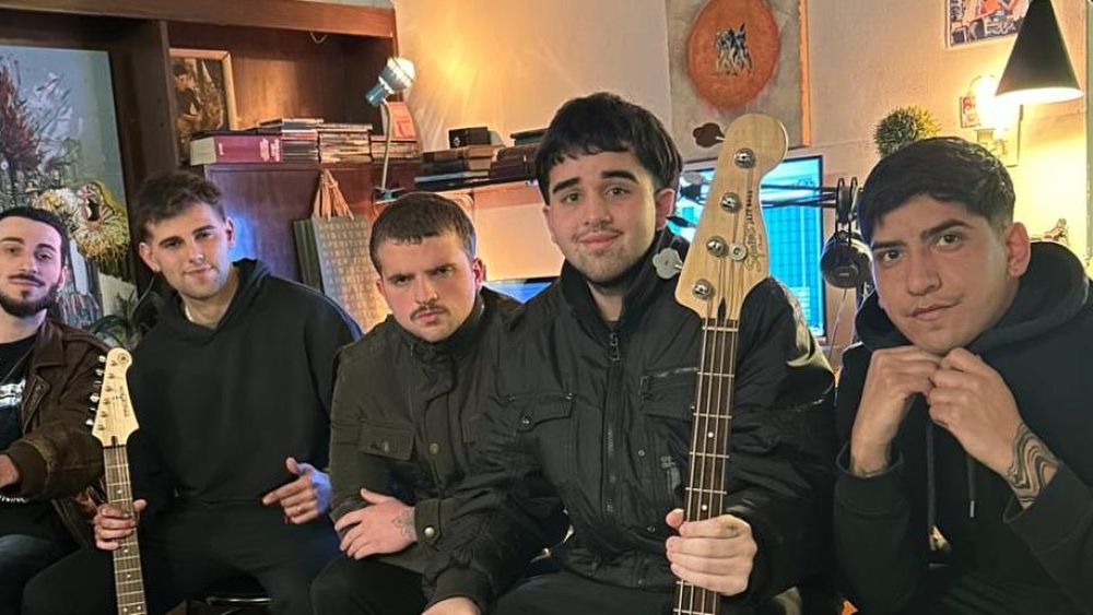 La banda pide pista.
