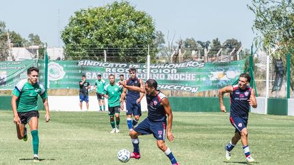 Fernando Enrique en el amistoso de Talleres de Escalada. Fernando Enrique en el amistoso de Talleres de Escalada.