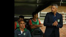 Hoy el 80% son chicos de las Inferiores y tienen que jugar, errar goles, equivocarse, afirmó Crespo.