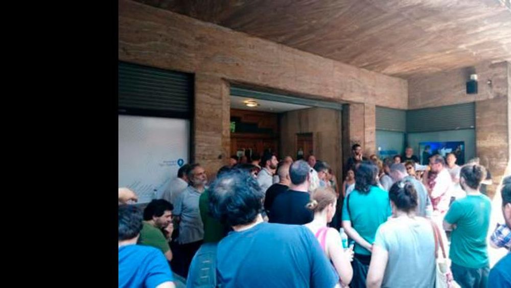 Sigue la ola de despidos en el Estado