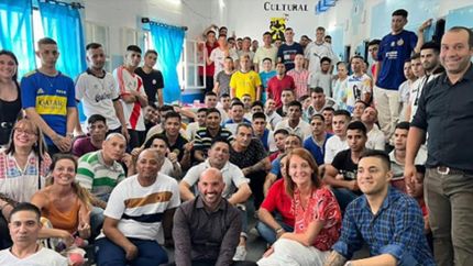 Todo el equipo en la inauguración del nuevo espacio.