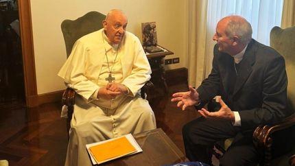 Lugones y Francisco conversaron durante una hora.