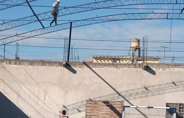 La obra en el tinglado del club avanza a paso firme.