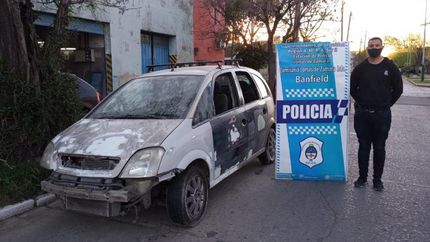 El auto robado. El auto robado.