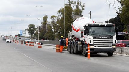 Trabajan en la zona comprendida entre el Puente Llavallol y el Cruce de Lomas.