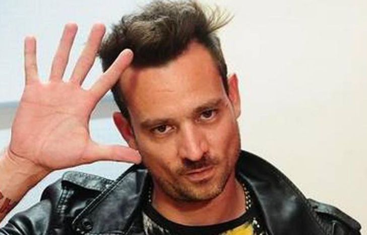 Anunció su regreso.