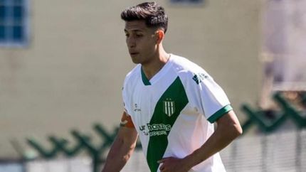 Maldonado retornó a una cancha de fútbol.