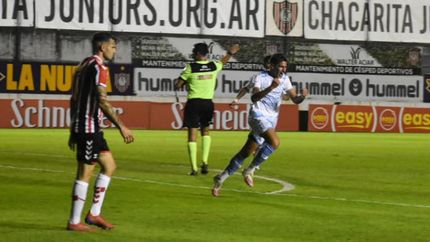 El disparo de Contreras ya entró y todo el Cele lo festeja. El disparo de Contreras ya entró y todo el Cele lo festeja.