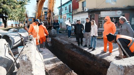 Saneamiento hídrico y repavimentación en Llavallol.