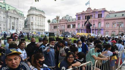 Una postal de la despedida del 10 en Casa Rosada.