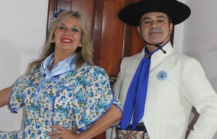 La pareja de profesores a la espera de nuevos alumnos.