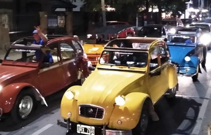 El viernes por la noche salen de Lomas hacia la Ciudad.