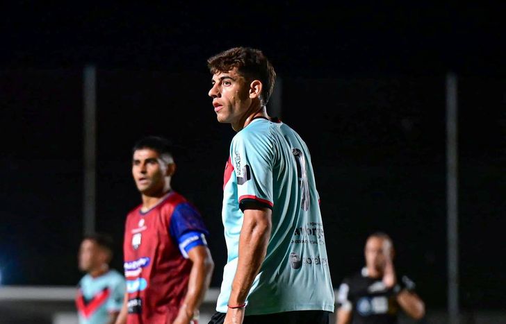 Bruno Báez, delantero de Brown de Adrogué.