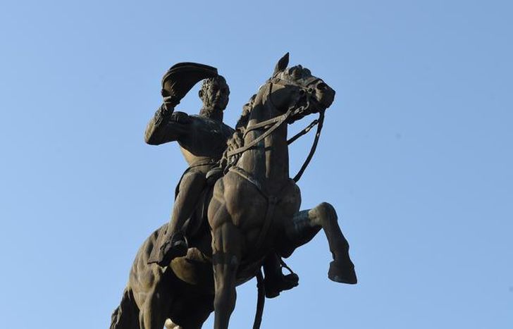 El monumento a San Martín, un ícono de la Grigera y del país.