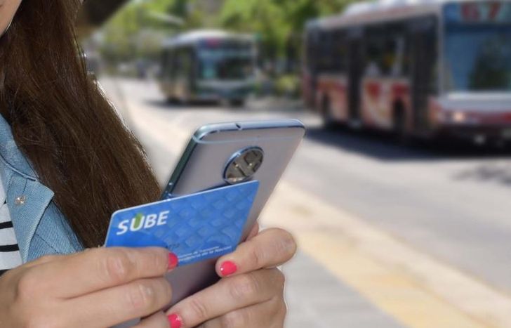 Para Iphone todavía no está disponible.