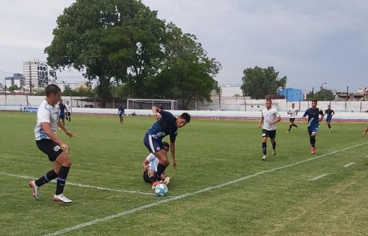 El Azul jugó dos bloques amistosos ante la UAI Urquiza.