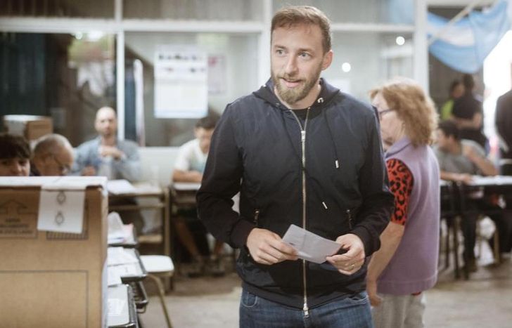 Federico Otermín votó en la Escuela Nº 6 de Banfield.