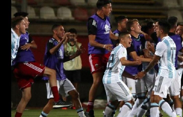 Los chicos argentinos enfrentan a Ecuador por la clasificación al Mundial.