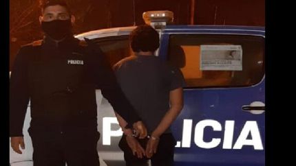 El menor fue detenido en la misma pizzería donde entró a robar.