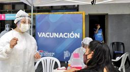 Esta semana inició la vacunación en las escuelas.
