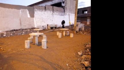 los vecinos del barrio el bajo de lomas unidos en la creacion de una plaza