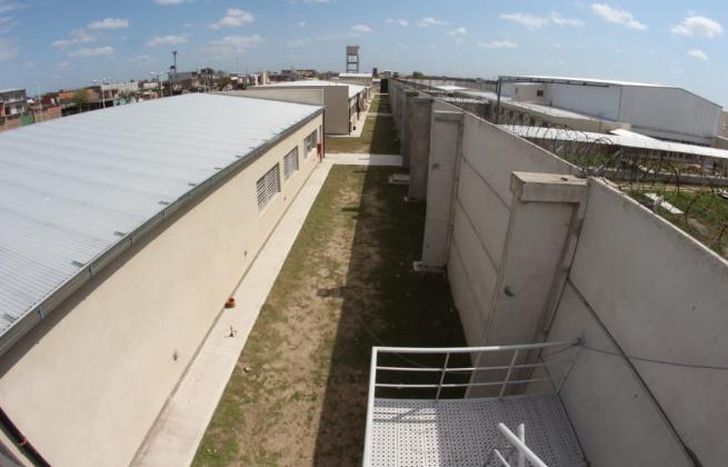 El predio tiene 16 pabellones para más de 400 internos.