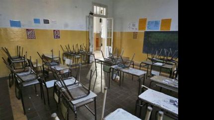 otro inicio de clases con las aulas vacias