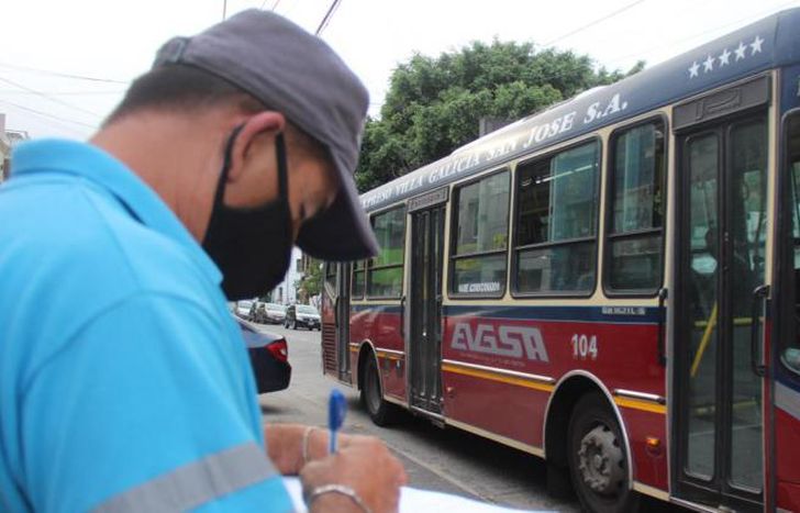 Controles en transportes públicos