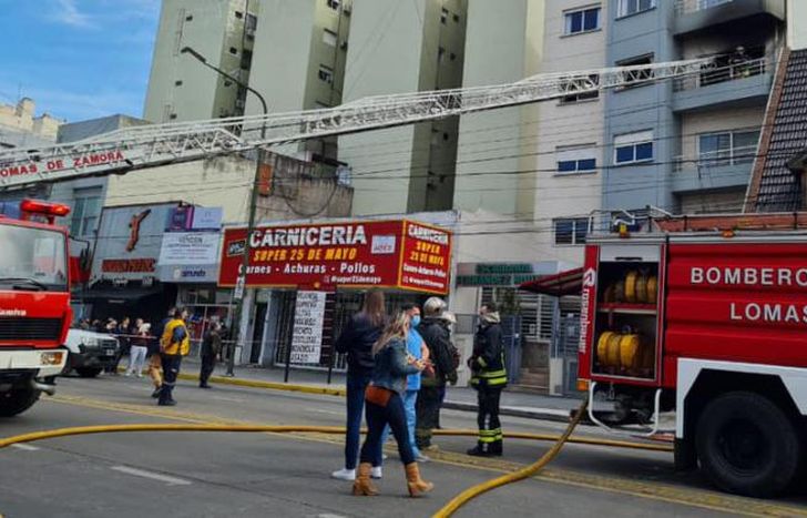Se utilizó la escalera mecánica para evacuar a los vecinos.