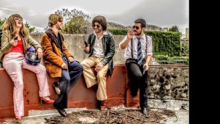 Desde hace tres años los protagonistas de esta historia evocan típicos personajes clásicos.