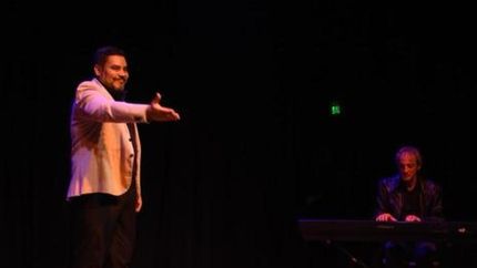 Un homenaje a las baladas de Sandro.