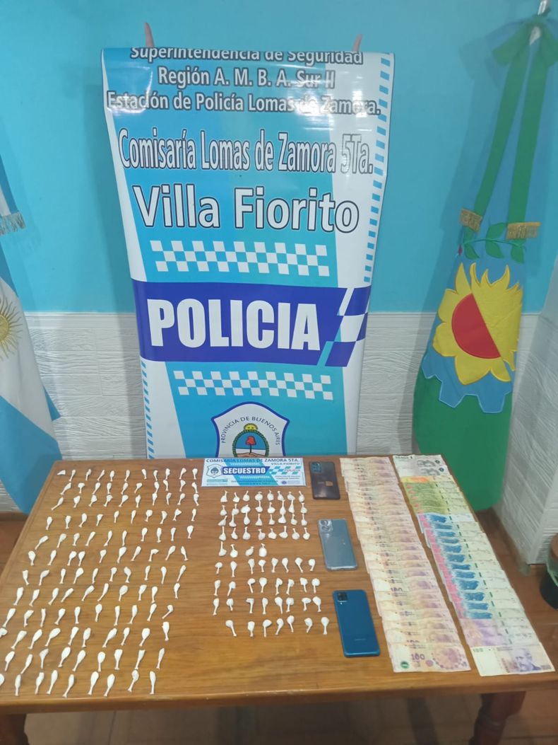 Las drogas incautadas a los detenidos en Fiorito.