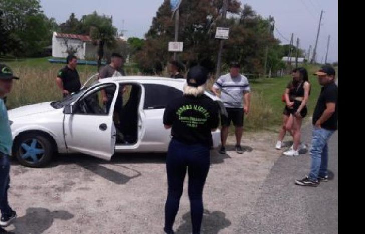 la fiesta era clandestina.