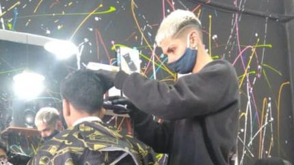 El lomense trabaja y se esfuerza para tener su propia barbería. El lomense trabaja y se esfuerza para tener su propia barbería.