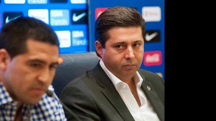 angelici le apunto duramente a riquelme