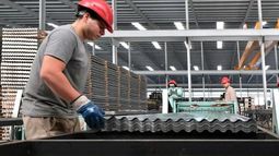 La industria Pyme tuvo una impresionante caída desde que Javier Milei es presidente. La industria Pyme tuvo una impresionante caída desde que Javier Milei es presidente.