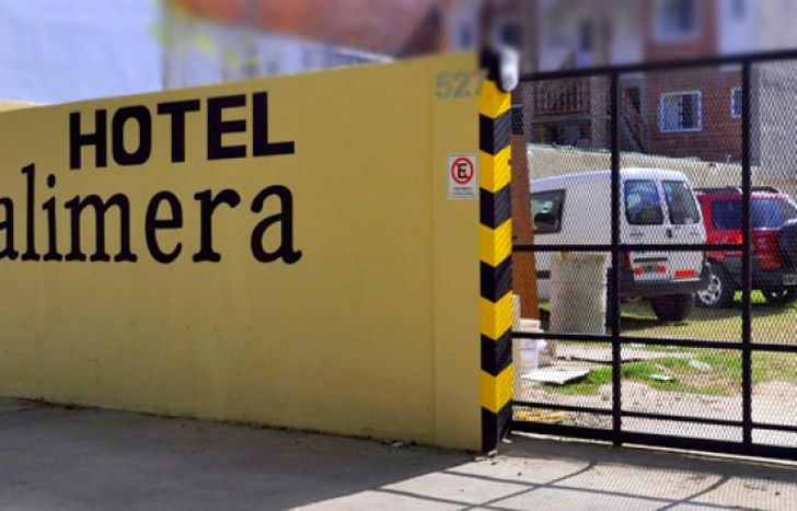 Fue en la playa del estacionamiento del hotel.