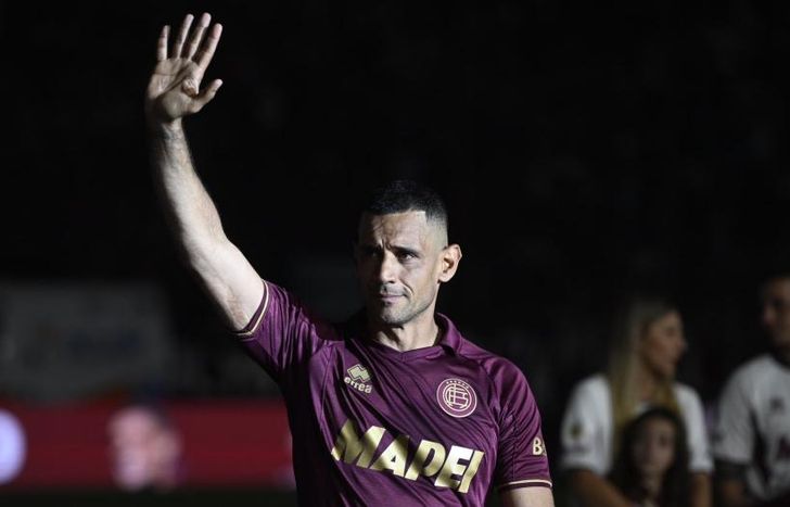 Sand jugó su ultimó partido en la Fortaleza y fue homenajeado.