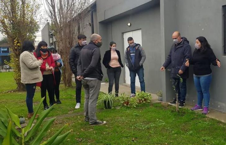 Plantaron especies autóctonas en el exterior del hogar.