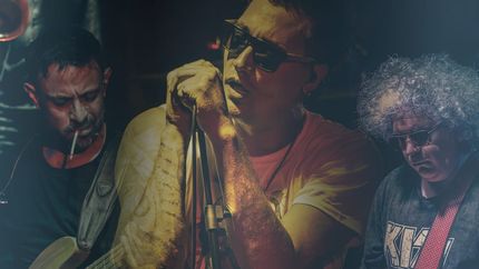 Divina Argentina presenta sus discos. Divina Argentina presenta sus discos.