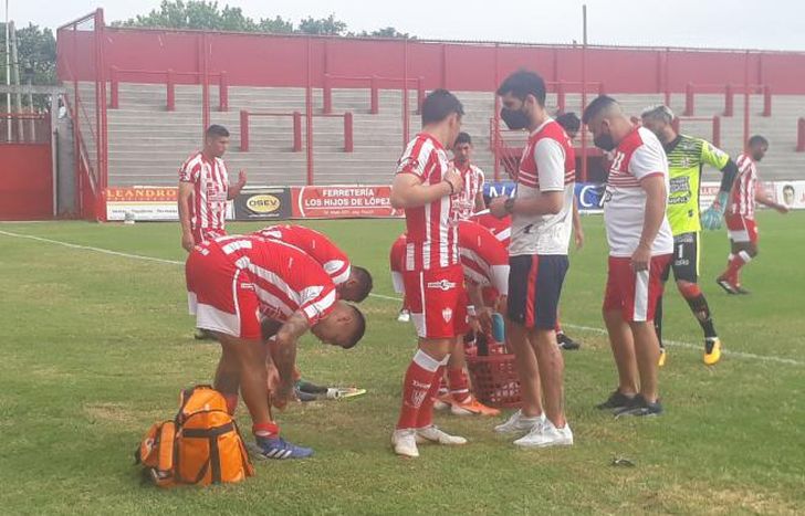 Argentino de Merlo sorprendió a Talleres en el Sur.