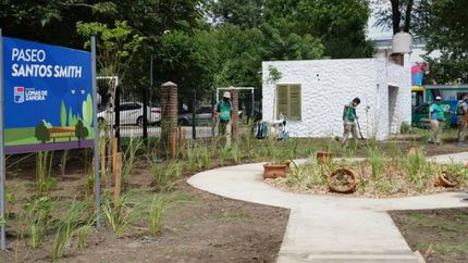 En Rodríguez y Camino Negro, Centenario.