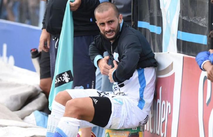 Mauro Guevgeozián sufrió un esguince de tobillo en los primeros minutos del partido.