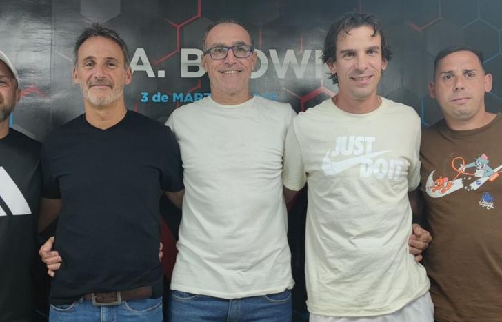 Fabián Lisa y su cuerpo técnico.