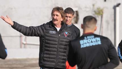 El entrenador Pablo Vico volvió a darle rodaje a una formación alternativa ante Berazategui.