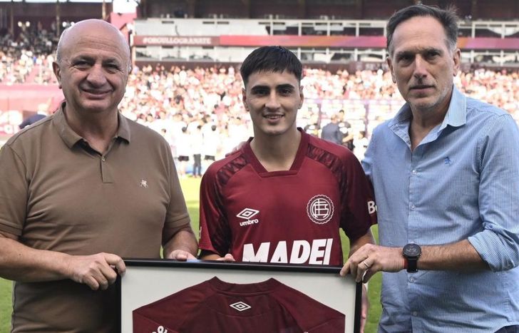 Orozco suma más de 100 partidos en Lanús y se marcha a préstamo.