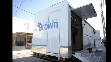 incorporan trailers para efectuar mas hisopados en los barrios de brown